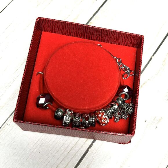 Glam & Glow NIB Christmas Holiday Silver Tone Beaded Charm Bracelet Jewelry - Picture 4 of 6